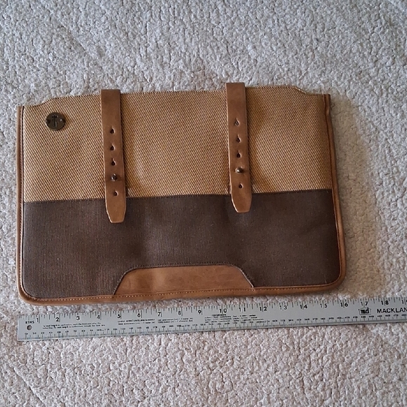 Elegant Two-Tone Men's Laptop Bag - Picture 3 of 5